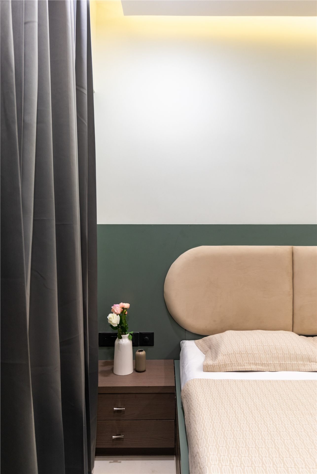 Lenscafee Residence Bedroom by Design DNA